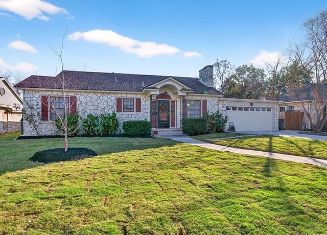 3-bedroom rental at 166 Lovera Blvd in San Antonio, TX — photo 3