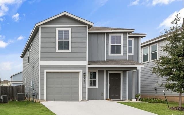 4-bedroom rental at 9827 Bur Sedge in San Antonio, TX — photo 2