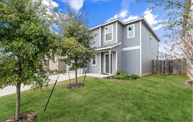 4-bedroom rental at 9827 Bur Sedge in San Antonio, TX — photo 3