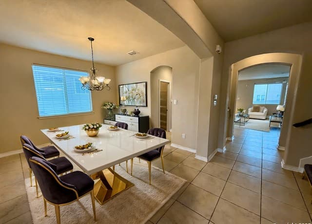 4-bedroom rental at 2930 Elm Tree Park in San Antonio, TX — photo 4