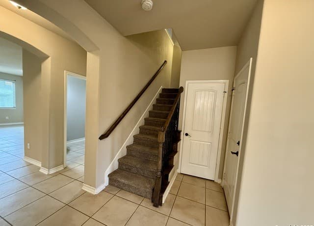 4-bedroom rental at 2930 Elm Tree Park in San Antonio, TX — photo 5