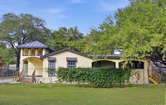 4-bedroom rental at 4443 Palace in Von Ormy, TX — photo 3