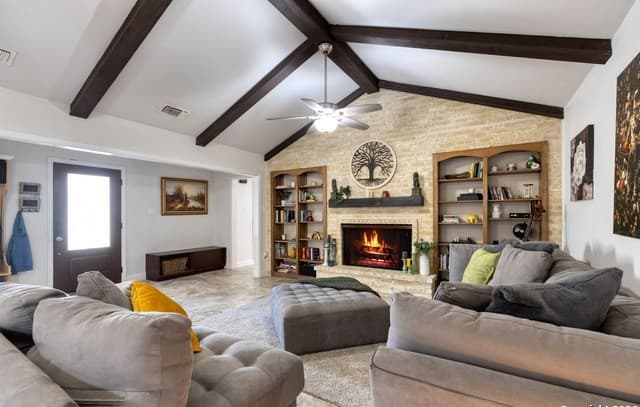 4-bedroom rental at 614 Moorside in Windcrest, TX — photo 3