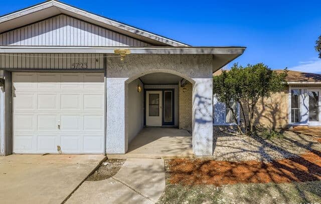 4-bedroom rental at 5723 Sky Country in San Antonio, TX — photo 4