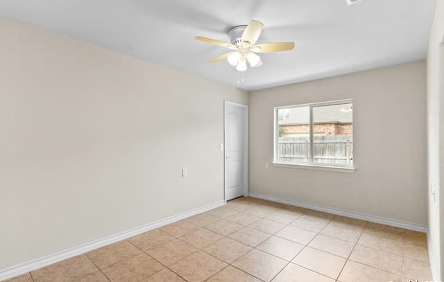 4-bedroom rental at 3339 Harvest Hill in Santa Clara, TX — photo 5