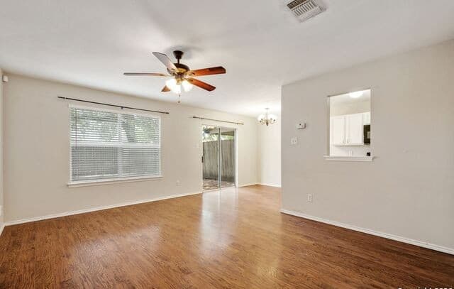 3-bedroom rental at 7842 Galaway Bay in San Antonio, TX — photo 3