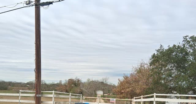 2-bedroom rental at 7431 & 7433 Real Road in China Grove, TX — photo 2