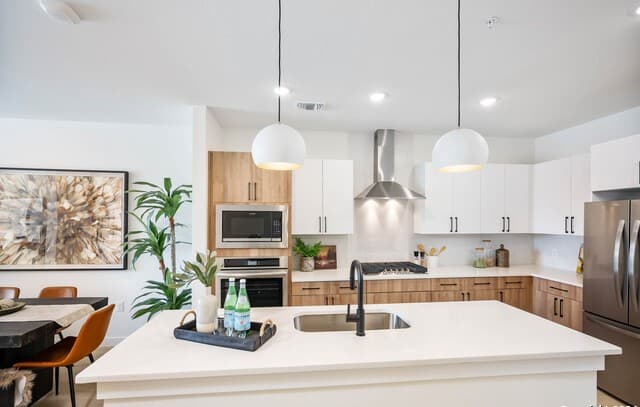 3-bedroom rental at 311 E Evergreen #20 in San Antonio, TX — photo 2