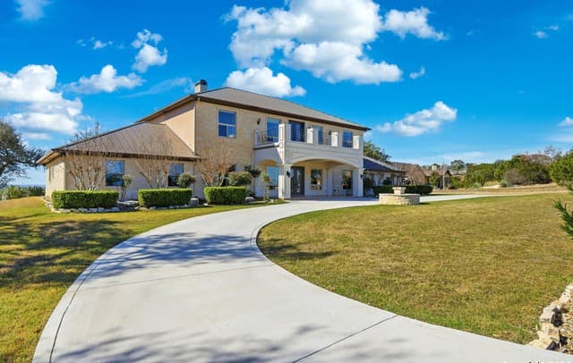 Home for sale at 1030 Mystic Pkwy in Spring Branch, TX — photo 3