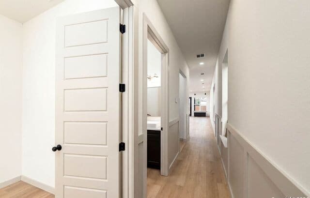 3-bedroom rental at 118 San Antonio Blvd in San Antonio, TX — photo 4