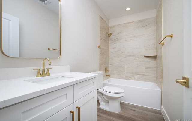 2-bedroom rental at 1644 Mistletoe Unit 201 in San Antonio, TX — photo 2
