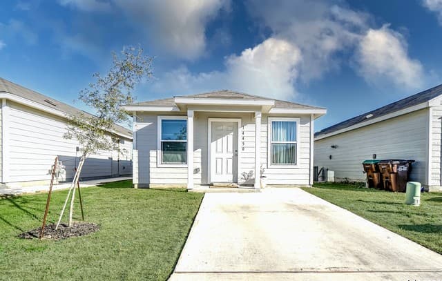 2-bedroom rental at 14450 Source in San Antonio, TX — photo 1