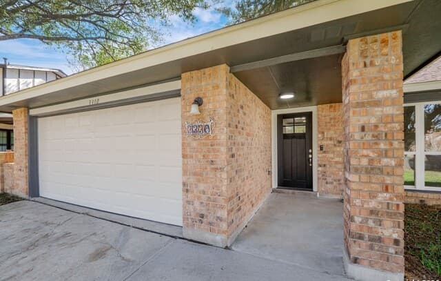 4-bedroom rental at 3330 Sackville Dr in San Antonio, TX — photo 2