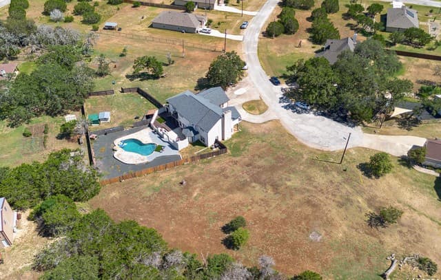 4-bedroom rental at 448 Western in Bandera, TX — photo 3