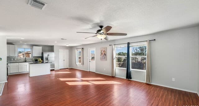 5-bedroom rental at 7690 Paraiso in Boerne, TX — photo 5