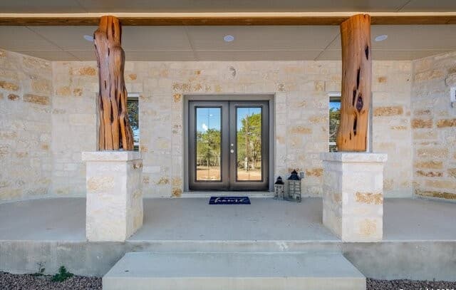 3-bedroom rental at 237 Hopi Trail in Bandera, TX — photo 4