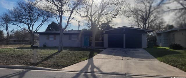 3-bedroom rental at 141 Trudy Lane in Universal City, TX — photo 1