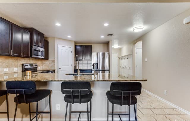 4-bedroom rental at 8816 Belgian in San Antonio, TX — photo 3