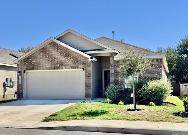 3-bedroom rental at 242 Fairview Ave in San Antonio, TX — photo 1