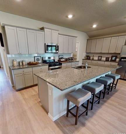 3-bedroom rental at 242 Fairview Ave in San Antonio, TX — photo 5