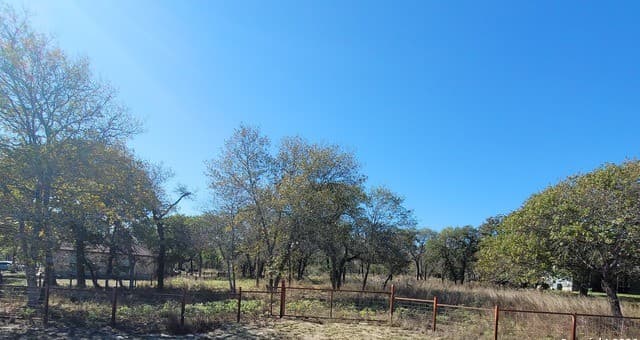 rental at 876 Evening Shade in Adkins, TX — photo 2