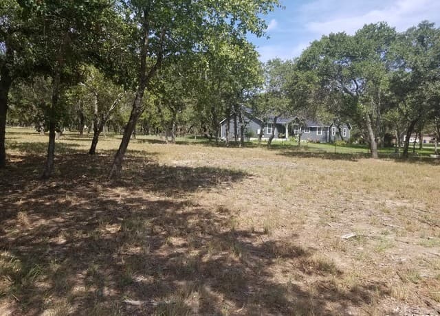 rental at 876 Evening Shade in Adkins, TX — photo 5