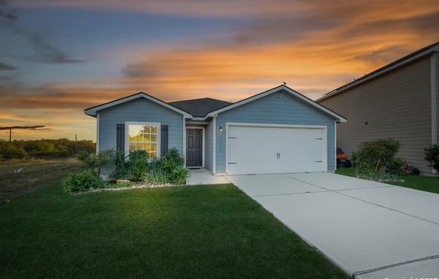 4-bedroom rental at 8408 Roadrunner Passage in San Antonio, TX — photo 1