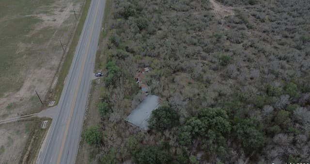 Home for sale at 16583 State Highway 80 in Gillett, TX — photo 4