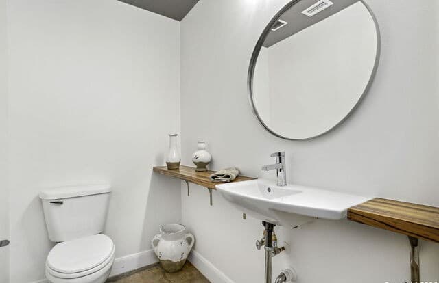 1-bedroom rental at 831 S Flores Unit 2201 in San Antonio, TX — photo 3