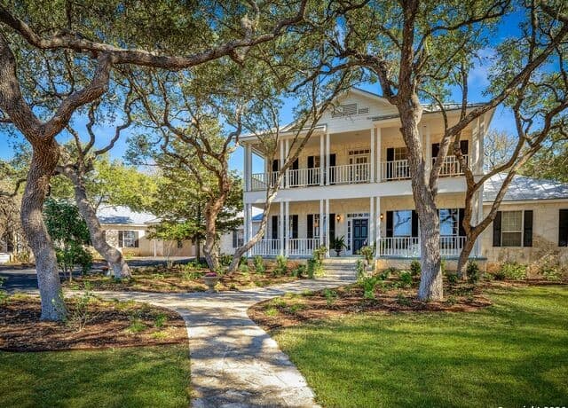 4-bedroom rental at 155 Cibolo Ridge Trail in Boerne, TX — photo 2