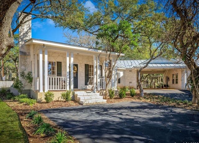 4-bedroom rental at 155 Cibolo Ridge Trail in Boerne, TX — photo 4