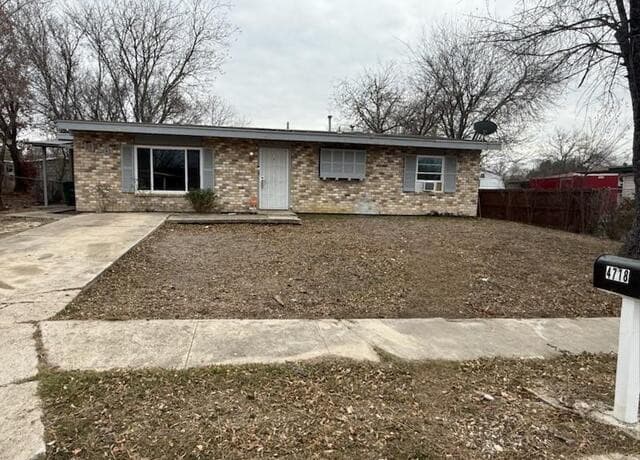 3-bedroom rental at 4718 Castle Sword in San Antonio, TX — photo 1