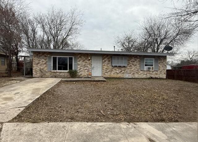 3-bedroom rental at 4718 Castle Sword in San Antonio, TX — photo 2