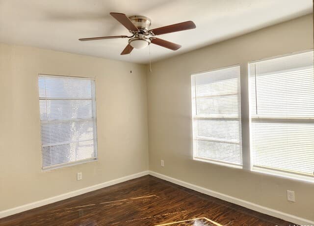 3-bedroom rental at 549 W Harlan in San Antonio, TX — photo 4