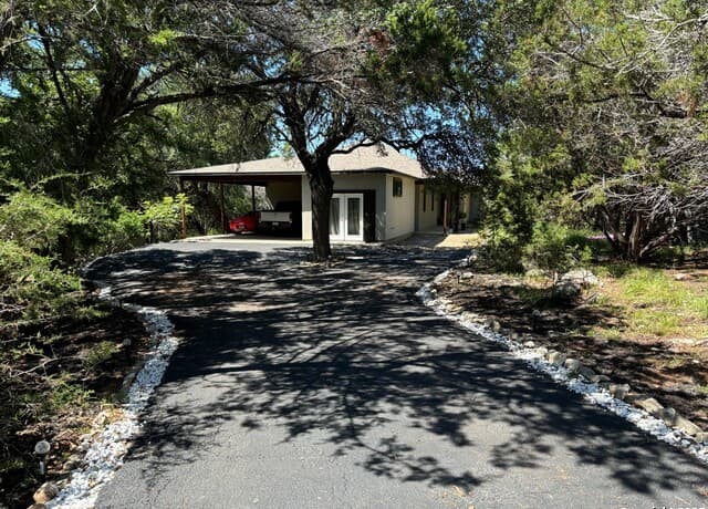 3-bedroom rental at 317 Saddle Mountain in Boerne, TX — photo 1
