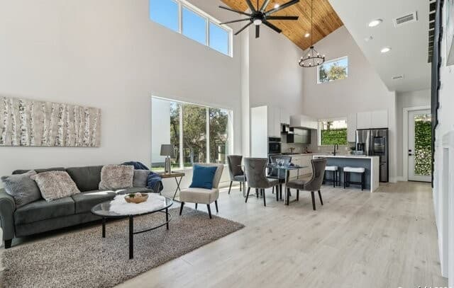 3-bedroom rental at 2535 Manor Heights in San Antonio, TX — photo 2