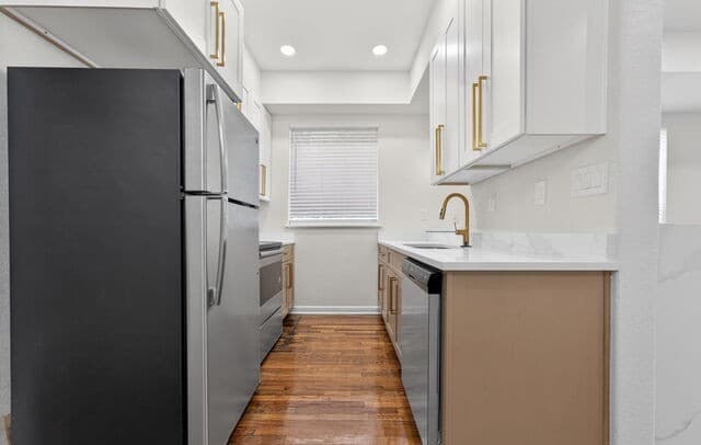 1-bedroom rental at 1635 W Mulberry Ave Unit 101 in San Antonio, TX — photo 5