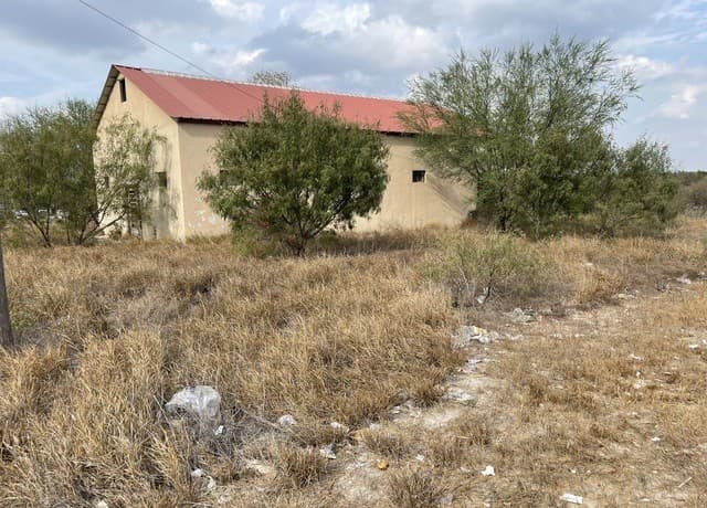 rental at TBD N Hwy 37 Access in Three Rivers, TX — photo 4