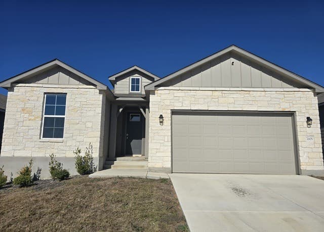 4-bedroom rental at 7005 Hayes Horizon in San Antonio, TX — photo 2