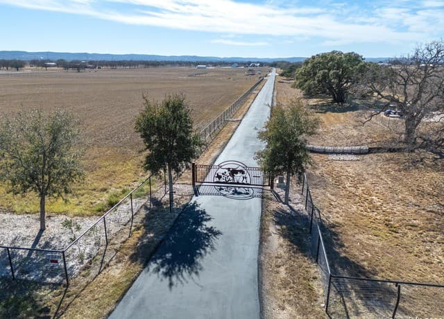 Home for sale at 2021 Fm 3240 in Bandera, TX — photo 3