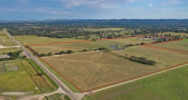 Home for sale at 2021 Fm 3240 in Bandera, TX — photo 4