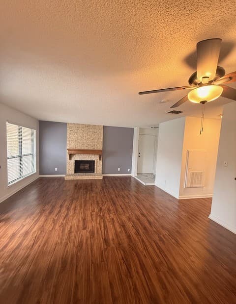 1-bedroom rental at 11843 Braesview Unit 514-E in San Antonio, TX — photo 4