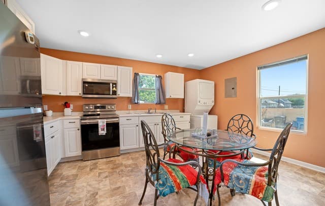 2-bedroom rental at 232 Hobart in San Antonio, TX — photo 3