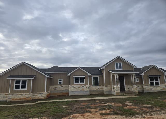 4-bedroom rental at 120 Summer Meadow Dr in La Vernia, TX — photo 1