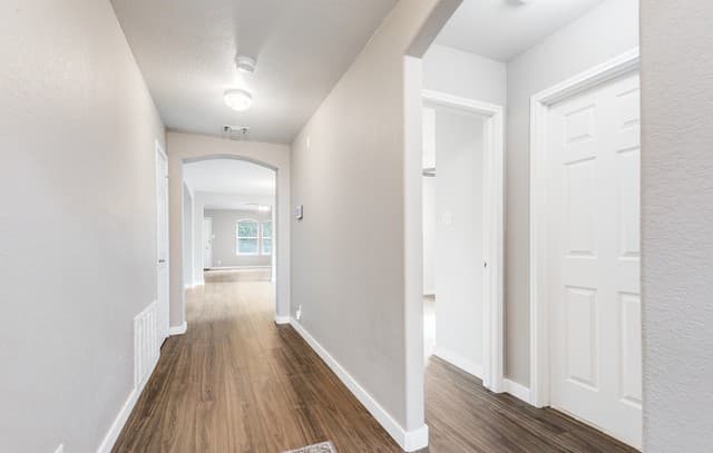 3-bedroom rental at 5306 Tomas in San Antonio, TX — photo 4