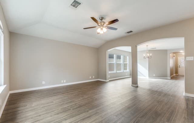 3-bedroom rental at 5306 Tomas in San Antonio, TX — photo 5