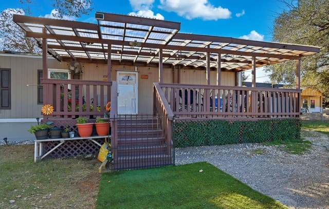 3-bedroom rental at 23202 Silver Chalice in Elmendorf, TX — photo 5