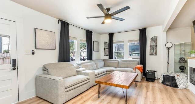 2-bedroom rental at 3510 N Flores in San Antonio, TX — photo 5