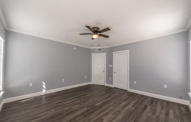 2-bedroom rental at 553 Club Unit 3 in San Antonio, TX — photo 2