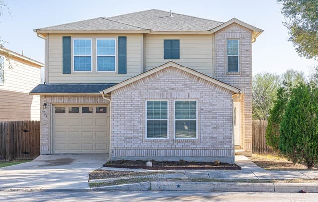 4-bedroom rental at 7702 Hedrick Farm in San Antonio, TX — photo 2